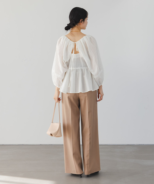 Noble（ノーブル）の「《追加・WEB限定カラー》エステルツイルストレッチスラックスパンツ（スラックス・レディース・ブラック/ピンク系その他/ホワイト/ベージュ系その他/ナチュラル・34/36/38/40）」の10枚目の写真