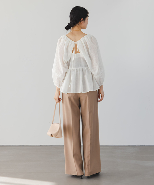 Noble（ノーブル）の「《追加・WEB限定カラー》エステルツイルストレッチスラックスパンツ（スラックス・レディース・ブラック/ピンク系その他/ホワイト/ベージュ系その他/ナチュラル・34/36/38/40）」の16枚目の写真