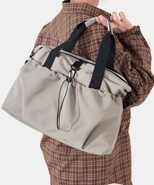 Miniministore(ミニミニストア)の「ボストンバッグ 大容量 男女兼用バッグ(ボストンバッグ・レディース・カーキ/グレイッシュベージュ/ブラック/ベージュ・FREE)」の11枚目の写真
