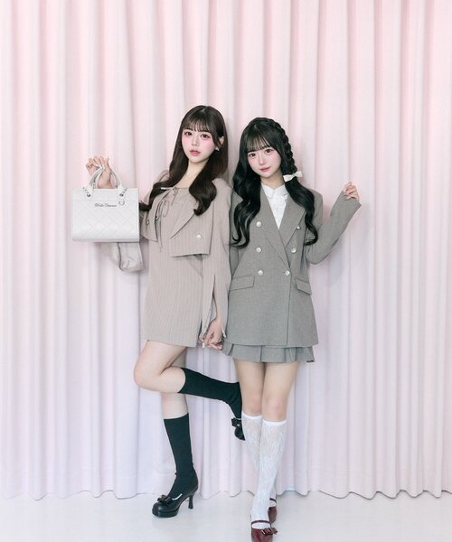 OLIVE des OLIVE（オリーブデオリーブ）の「【Belle Charme】Sleeve Slit Short Tailored Jacket（テーラードジャケット・レディース・グレイッシュベージュ/ブラック系その他/ベージュ系その他・FREE）」の19枚目の写真