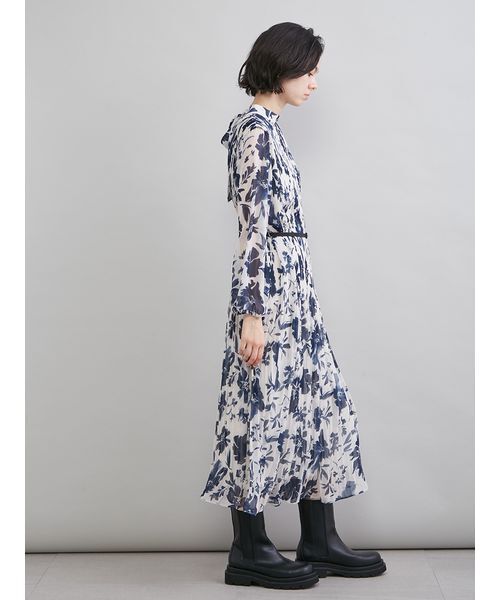 Mila Owen(ミラオーウェン)の「プリーツ花柄ベルト付きワンピース(ワンピース・レディース・ネイビー/イエロー/アイボリー・1/0)」の16枚目の写真