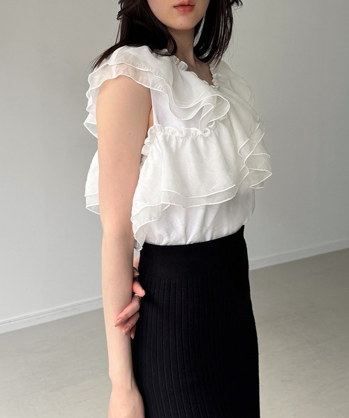 junoah(ジュノア)の「2wayツインフリルシアーブラウス(シャツ/ブラウス・レディース・ブラック/ブラウン系その他/ホワイト・MEDIUM/SMALL/LARGE)」の8枚目の写真