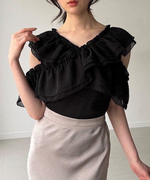 junoah(ジュノア)の「2wayツインフリルシアーブラウス(シャツ/ブラウス・レディース・ブラック/ブラウン系その他/ホワイト・MEDIUM/SMALL/LARGE)」の14枚目の写真