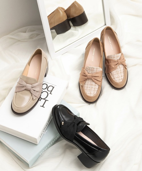 JELLY BEANS(ジェリービーンズ)の「ターバンリボンヒールローファーパンプス(204-61158)JELLY BEANS(ジェリービーンズ)(パンプス・レディース・ブラック/ライトベージュ/ダークベージュ・22.5/23/23.5/24/24.5)」の1枚目の写真