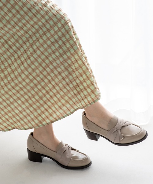 JELLY BEANS(ジェリービーンズ)の「ターバンリボンヒールローファーパンプス(204-61158)JELLY BEANS(ジェリービーンズ)(パンプス・レディース・ブラック/ライトベージュ/ダークベージュ・22.5/23/23.5/24/24.5)」の7枚目の写真