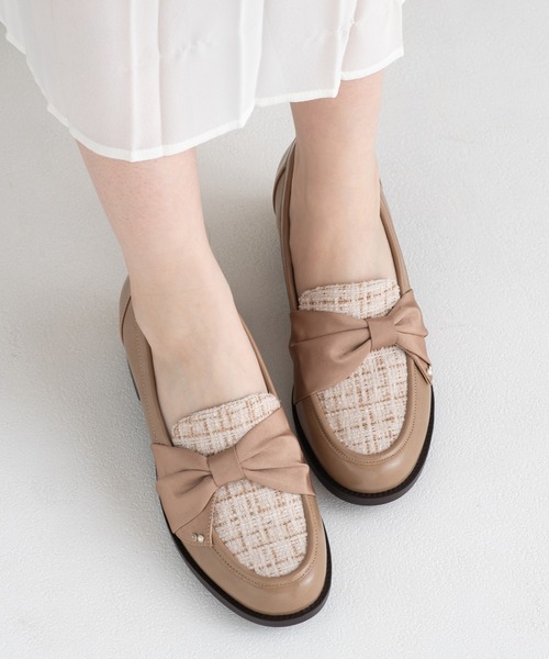 JELLY BEANS(ジェリービーンズ)の「ターバンリボンヒールローファーパンプス(204-61158)JELLY BEANS(ジェリービーンズ)(パンプス・レディース・ブラック/ライトベージュ/ダークベージュ・22.5/23/23.5/24/24.5)」の4枚目の写真