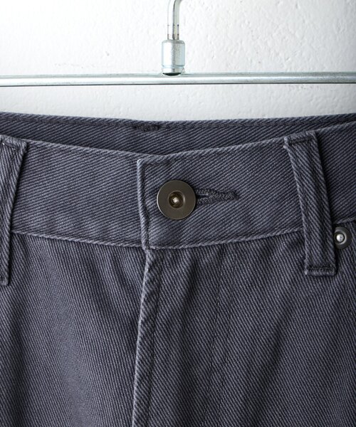 WHIMSIC（ウィムジック）の「【UNISEX/2サイズ展開/SETUP対応】コットンツイルニータックパンツ（その他パンツ・メンズ・オフホワイト/チャコールグレー・1/2）」の17枚目の写真