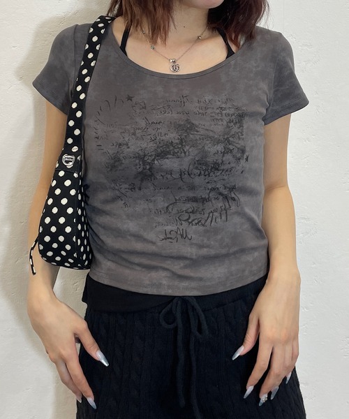ROGER AND RAW(ロジャーアンドロウ)の「ヴィンテージ風プリント ホルターキャミレイヤード ショートTシャツ(Tシャツ/カットソー・レディース・ブラック/グレー/ホワイト/ベージュ・FREE)」の10枚目の写真