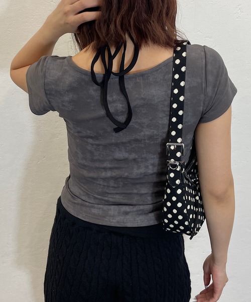 ROGER AND RAW(ロジャーアンドロウ)の「ヴィンテージ風プリント ホルターキャミレイヤード ショートTシャツ(Tシャツ/カットソー・レディース・ブラック/グレー/ホワイト/ベージュ・FREE)」の7枚目の写真