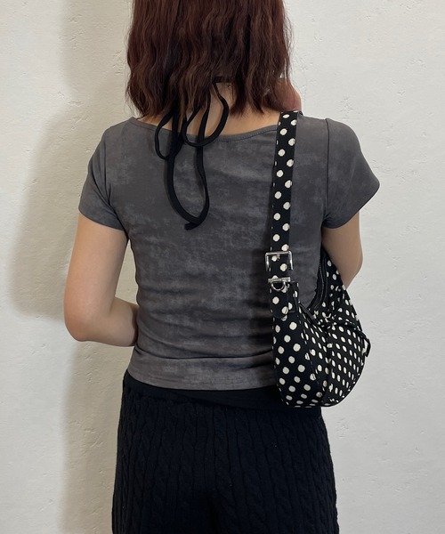 ROGER AND RAW(ロジャーアンドロウ)の「ヴィンテージ風プリント ホルターキャミレイヤード ショートTシャツ(Tシャツ/カットソー・レディース・ブラック/グレー/ホワイト/ベージュ・FREE)」の6枚目の写真