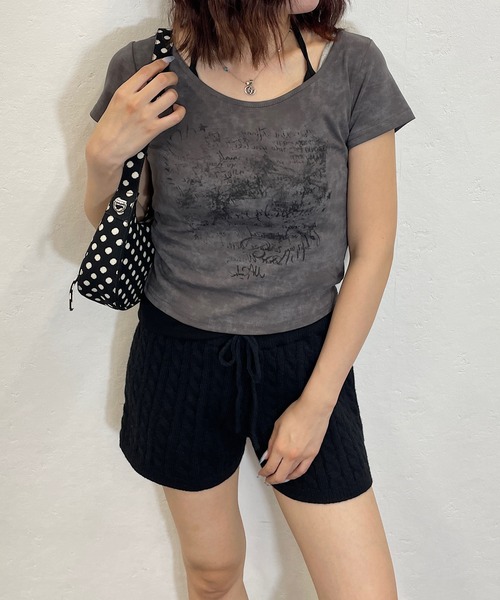ROGER AND RAW(ロジャーアンドロウ)の「ヴィンテージ風プリント ホルターキャミレイヤード ショートTシャツ(Tシャツ/カットソー・レディース・ブラック/グレー/ホワイト/ベージュ・FREE)」の5枚目の写真