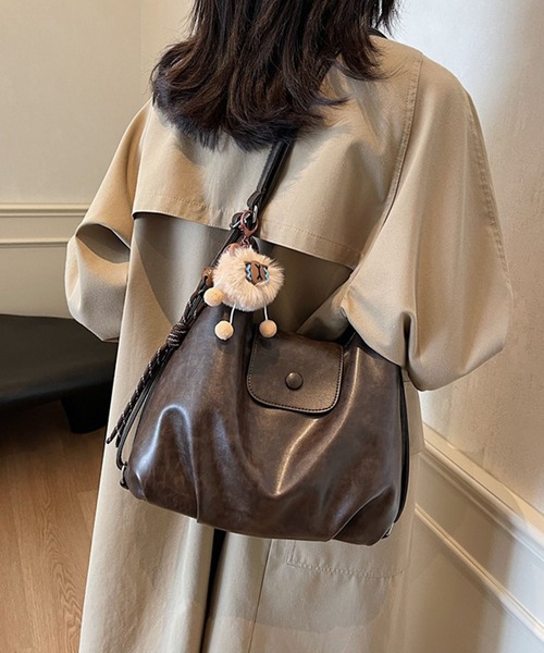 lulufa(ルルファ)の「【2WAY仕様】フラップポケット ヴィンテージライク ワンショルダーバッグ(ショルダーバッグ・レディース・ブラック/ブラウン・FREE)」の13枚目の写真