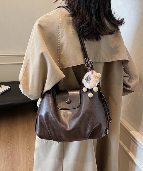 lulufa(ルルファ)の「【2WAY仕様】フラップポケット ヴィンテージライク ワンショルダーバッグ(ショルダーバッグ・レディース・ブラック/ブラウン・FREE)」の15枚目の写真