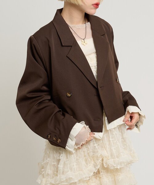 w closet(ダブルクローゼット)の「ショートフリルジャケット(テーラードジャケット・レディース・チャコールグレー/ブラウン・FREE)」の17枚目の写真