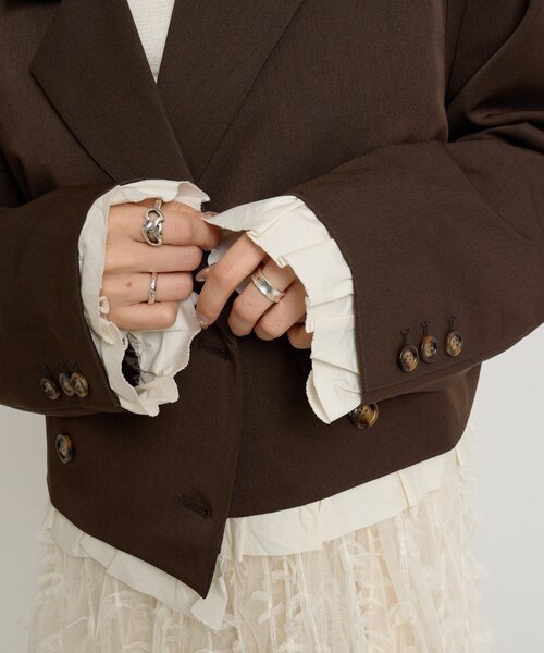 w closet(ダブルクローゼット)の「ショートフリルジャケット(テーラードジャケット・レディース・チャコールグレー/ブラウン・FREE)」の16枚目の写真