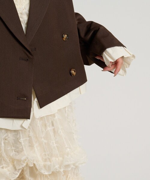 w closet(ダブルクローゼット)の「ショートフリルジャケット(テーラードジャケット・レディース・チャコールグレー/ブラウン・FREE)」の15枚目の写真