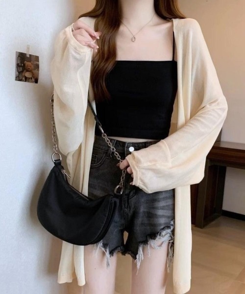 maison de LATIR（メゾンドラティール）の「羽織るだけで、抜け感を演出する夏服シアーUVカットカーデ（カーディガン/ボレロ・レディース・ホワイト/ベージュ/ブラック・FREE）」の3枚目の写真