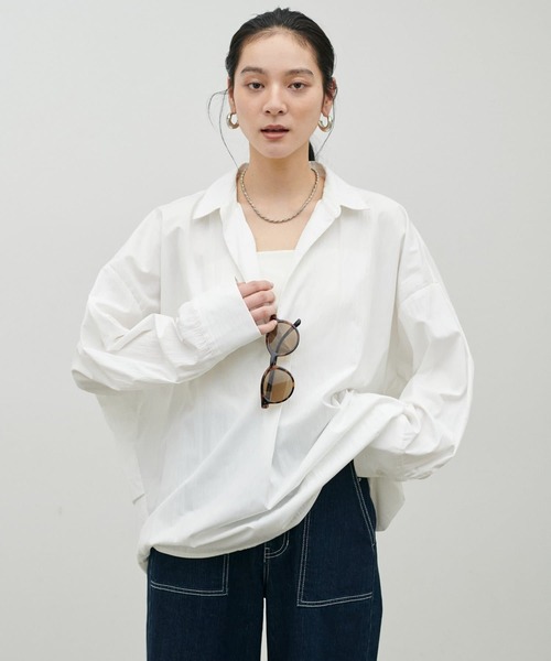 LARUTA(ラルータ)の「【LARUTA】スキッパー長袖シャツ(シャツ/ブラウス・レディース・ピンク/オフホワイト/グレイッシュベージュ/その他2/その他1/イエロー・FREE)」の2枚目の写真