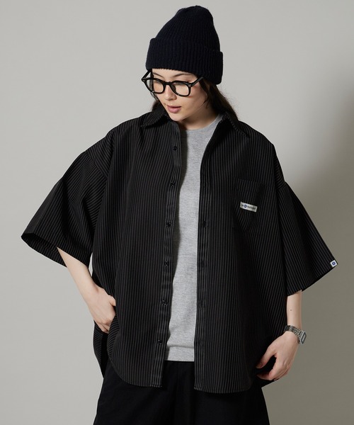 OK YESTERDAY（オッケーイエスタデイ）の「OK YESTERDAY / オーケー イエスタデイ ショートスリーブ スタンダードシャツ / SHORT-SLEEVE STANDARD SHIRT 2026年 夏 夏服（シャツ/ブラウス・レディース・ホワイト/ブラック/ブルー/ブラック系その他/ネイビー・L/M）」の3枚目の写真