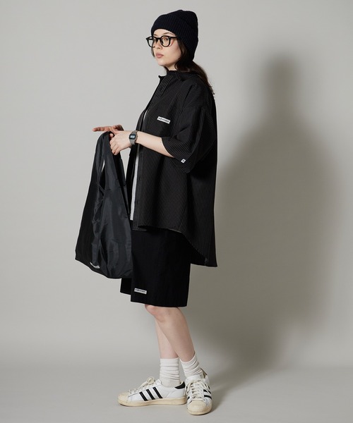 OK YESTERDAY（オッケーイエスタデイ）の「OK YESTERDAY / オーケー イエスタデイ ショートスリーブ スタンダードシャツ / SHORT-SLEEVE STANDARD SHIRT 2026年 夏 夏服（シャツ/ブラウス・レディース・ホワイト/ブラック/ブルー/ブラック系その他/ネイビー・L/M）」の6枚目の写真