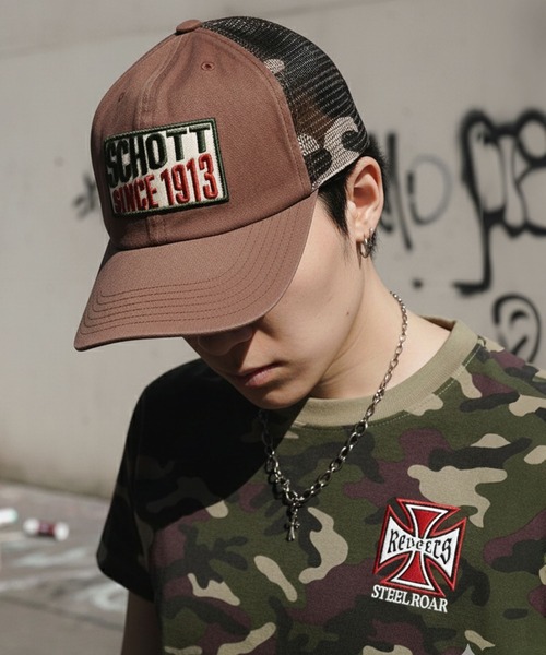 schott（ショット）の「【SCHOTT/ショット】1913ロゴワッペンメッシュキャップ/トラッカーキャップ（キャップ・メンズ・ブラック/ブラウン・ONESIZE）」の2枚目の写真