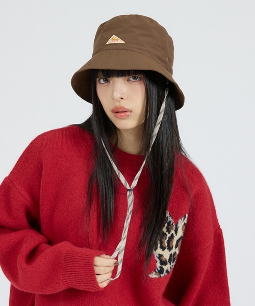 KELTY(ケルティ)の「【KELTY/ケルティー】/ワンポイント 紐付き配色 バケットハット / アドベンチャーハット(ハット・メンズ・ブラック/セージグリーン/チャコールグレー/ベージュ/カーキ/ブラウン・フリー)」の1枚目の写真