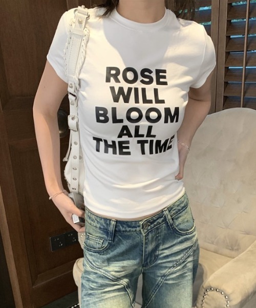 lilful（リルフル）の「【26年春夏新作】レタリングロゴ 半袖Tシャツ（Tシャツ/カットソー・レディース・ホワイト/ブラック・M/S）」の13枚目の写真