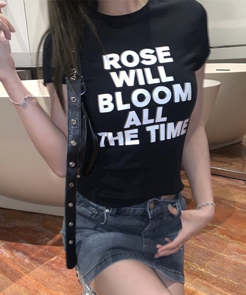 lilful（リルフル）の「【26年春夏新作】レタリングロゴ 半袖Tシャツ（Tシャツ/カットソー・レディース・ホワイト/ブラック・M/S）」の17枚目の写真