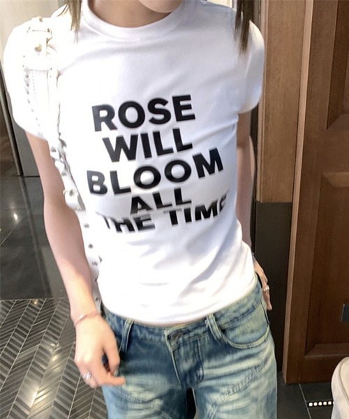 lilful（リルフル）の「【26年春夏新作】レタリングロゴ 半袖Tシャツ（Tシャツ/カットソー・レディース・ホワイト/ブラック・M/S）」の21枚目の写真