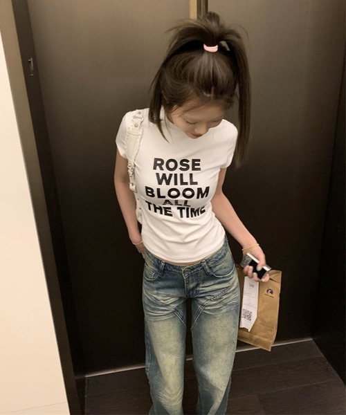 lilful（リルフル）の「【26年春夏新作】レタリングロゴ 半袖Tシャツ（Tシャツ/カットソー・レディース・ホワイト/ブラック・M/S）」の20枚目の写真