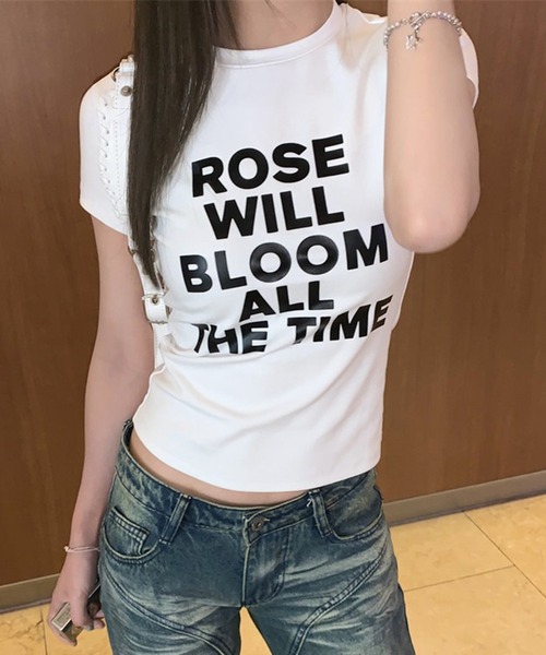 lilful（リルフル）の「【26年春夏新作】レタリングロゴ 半袖Tシャツ（Tシャツ/カットソー・レディース・ホワイト/ブラック・M/S）」の3枚目の写真