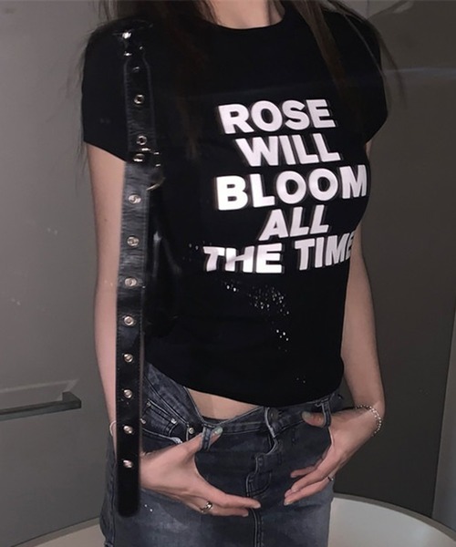 lilful（リルフル）の「【26年春夏新作】レタリングロゴ 半袖Tシャツ（Tシャツ/カットソー・レディース・ホワイト/ブラック・M/S）」の16枚目の写真