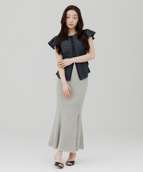 SENEE(セニー)の「front hook ruffle shoulder tops(フロントホックラッフルショルダートップス)(シャツ/ブラウス・レディース・チャコールグレー/アイボリー・FREE)」の18枚目の写真