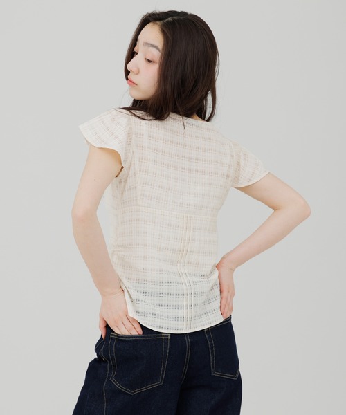 SENEE(セニー)の「front hook ruffle shoulder tops(フロントホックラッフルショルダートップス)(シャツ/ブラウス・レディース・チャコールグレー/アイボリー・FREE)」の22枚目の写真