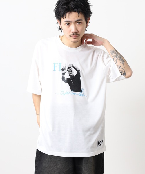 FILA HERITAGE(フィラヘリテージ)の「FILA HERITAGE 2PAC PHOTO TEE オーバーサイズTシャツ 半袖(Tシャツ/カットソー・メンズ・ホワイト系1/ホワイト/ネイビー/ブラック/ホワイト系/ネイビー系・XL/L/M)」の18枚目の写真