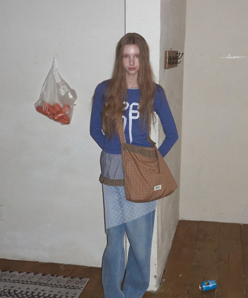 MAISON CREME(メゾンクレム)の「Check Frill reversible bag_ Mustard(メッセンジャーバッグ・レディース・その他・FREE)」の3枚目の写真
