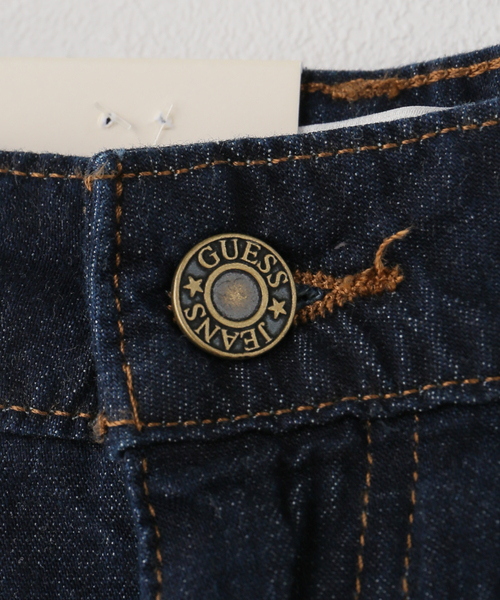 GUESS JEANS(ゲスジーンズ)の「GUESS JEANS / ゲス ジーンズ CLASSIC PLEATED BERMUDA PANT(その他パンツ・レディース・ブラック・25/24)」の5枚目の写真