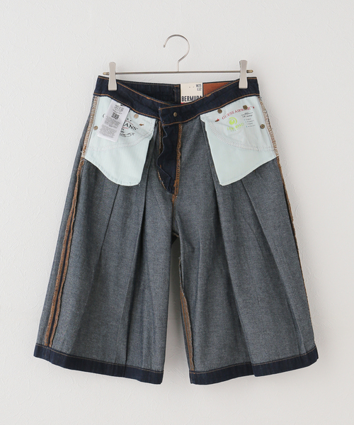 GUESS JEANS(ゲスジーンズ)の「GUESS JEANS / ゲス ジーンズ CLASSIC PLEATED BERMUDA PANT(その他パンツ・レディース・ブラック・25/24)」の7枚目の写真