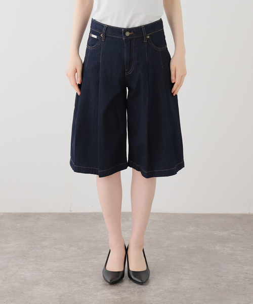 GUESS JEANS(ゲスジーンズ)の「GUESS JEANS / ゲス ジーンズ CLASSIC PLEATED BERMUDA PANT(その他パンツ・レディース・ブラック・25/24)」の12枚目の写真