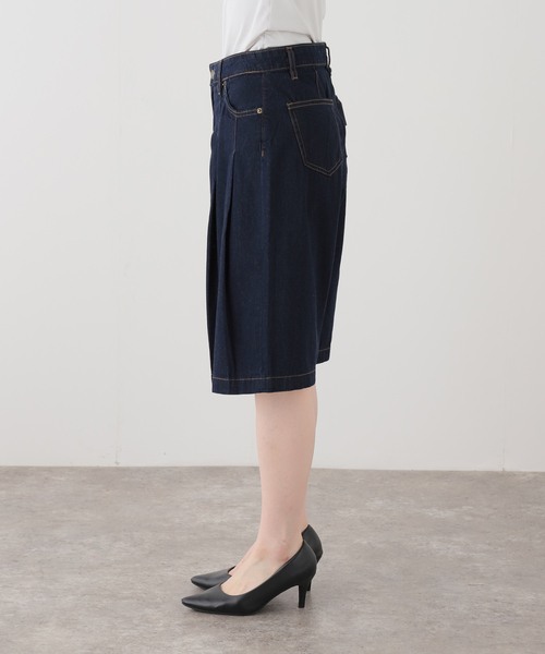 GUESS JEANS(ゲスジーンズ)の「GUESS JEANS / ゲス ジーンズ CLASSIC PLEATED BERMUDA PANT(その他パンツ・レディース・ブラック・25/24)」の13枚目の写真