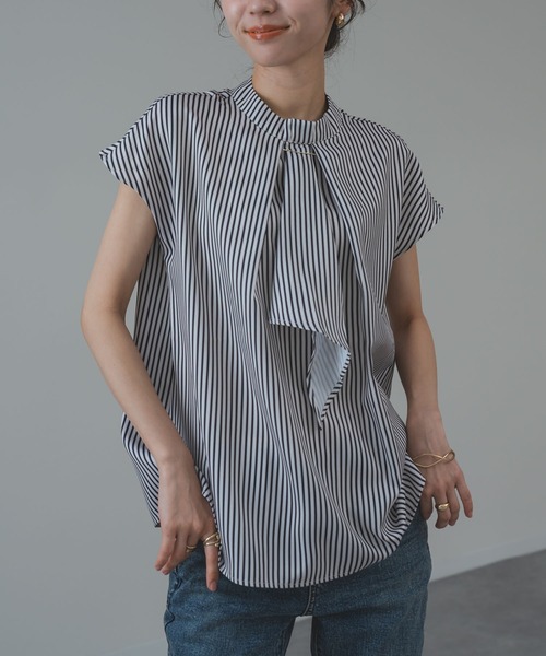 ANNA LUNA（アンナルナ）の「【ANNA LUNA】オフィスカジュアル にも◎ 上品に華やぐ 大人の 半袖 ボウタイ ブラウス（シャツ/ブラウス・レディース・ストライプ/ベージュ/オフホワイト・MEDIUM/SMALL/X-LARGE/LARGE）」の9枚目の写真