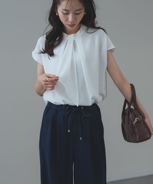 ANNA LUNA（アンナルナ）の「【ANNA LUNA】オフィスカジュアル にも◎ 上品に華やぐ 大人の 半袖 ボウタイ ブラウス（シャツ/ブラウス・レディース・ストライプ/ベージュ/オフホワイト・MEDIUM/SMALL/X-LARGE/LARGE）」の21枚目の写真