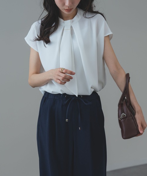ANNA LUNA（アンナルナ）の「【ANNA LUNA】オフィスカジュアル にも◎ 上品に華やぐ 大人の 半袖 ボウタイ ブラウス（シャツ/ブラウス・レディース・ストライプ/ベージュ/オフホワイト・MEDIUM/SMALL/X-LARGE/LARGE）」の22枚目の写真