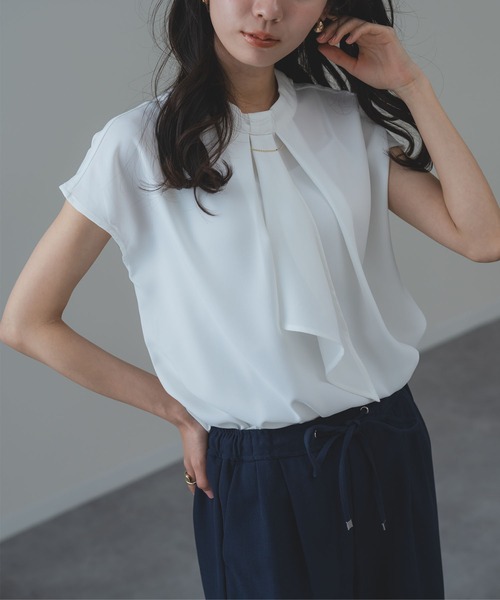 ANNA LUNA（アンナルナ）の「【ANNA LUNA】オフィスカジュアル にも◎ 上品に華やぐ 大人の 半袖 ボウタイ ブラウス（シャツ/ブラウス・レディース・ストライプ/ベージュ/オフホワイト・MEDIUM/SMALL/X-LARGE/LARGE）」の20枚目の写真