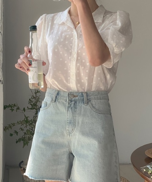 mielu(ミエル)の「フラワーシアーパフ袖ブラウス(シャツ/ブラウス・レディース・ホワイト・LARGE/MEDIUM)」の4枚目の写真