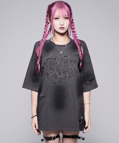 REFLEM（レフレム）の「『REFLEM/レフレム』顔料加工ダメージTシャツ/ハーフスリーブカットソー（Tシャツ/カットソー・レディース・ブラック×ホワイト/ブラック×レッド/グレー・FREE）」の12枚目の写真