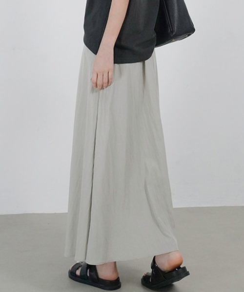 LOWO(ロワ)の「ウエストゴムロングフレアスカート(無地/落ち感)(スカート・レディース・ブルー/イエロー/ブラック/ライトグレー/ホワイト/ピンク・FREE)」の21枚目の写真