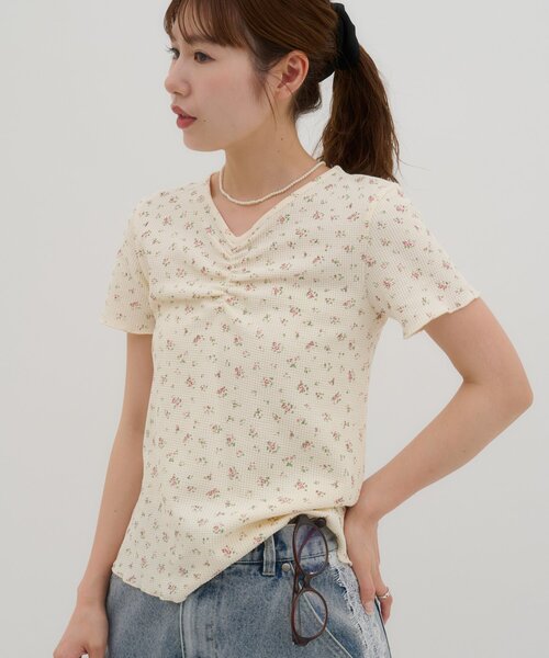 セール】【umm.】胸ギャザー花柄ワッフル半袖トップス（Tシャツ