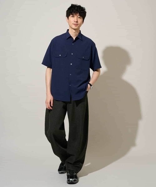 a.v.v（アーヴェヴェ）の「〈接触冷感 / 吸水速乾〉リライトＷポケットシャツ【UVカット / ストレッチ / イージーケア / 洗濯機で洗える】（シャツ/ブラウス・メンズ・ブルー/チャコールグレー・46/48/50）」の18枚目の写真