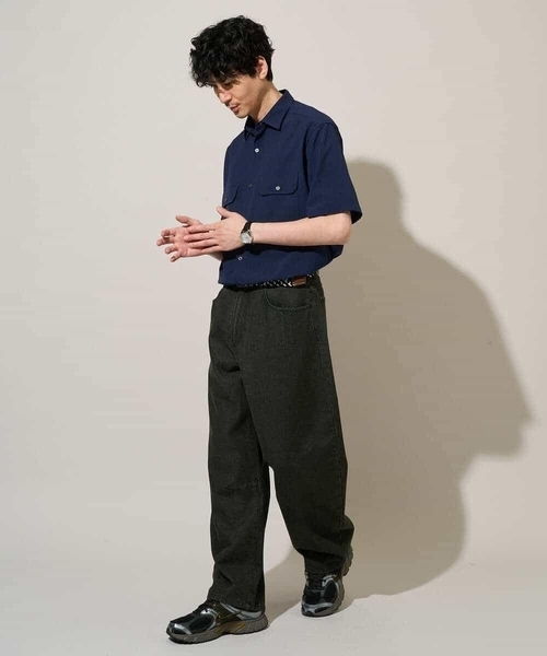 a.v.v（アーヴェヴェ）の「〈接触冷感 / 吸水速乾〉リライトＷポケットシャツ【UVカット / ストレッチ / イージーケア / 洗濯機で洗える】（シャツ/ブラウス・メンズ・ブルー/チャコールグレー・46/48/50）」の20枚目の写真